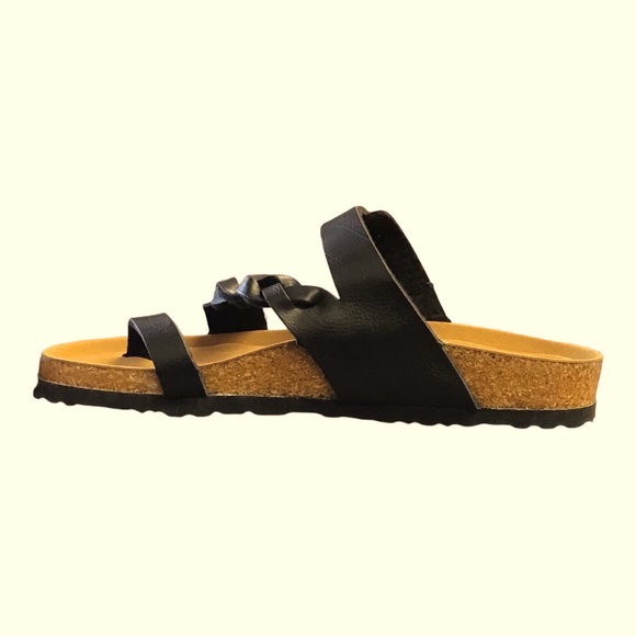 Aerothotic Black Sandals - Picture 5 of 11